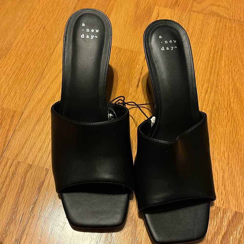 NWT A New Day black slip-on wedges